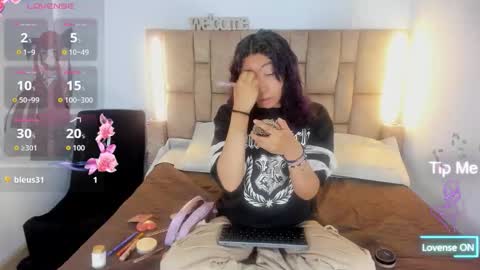 mia_cavallii online show from March 6, 2026, 12:01 pm