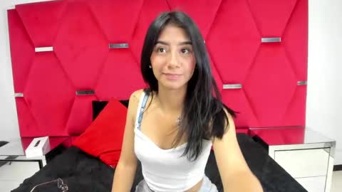 mia_clark18 online show from October 17, 2025, 8:00 pm