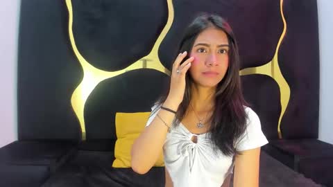 mia_clark18 online show from November 8, 2025, 4:18 pm