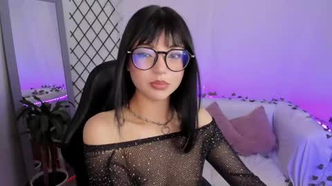 mia_collins_b online show from May 23, 2026, 10:25 pm