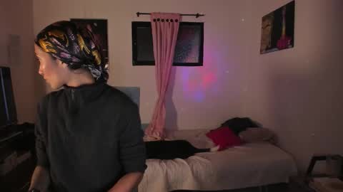 Mia Sandoval online show from February 1, 2026, 7:34 pm