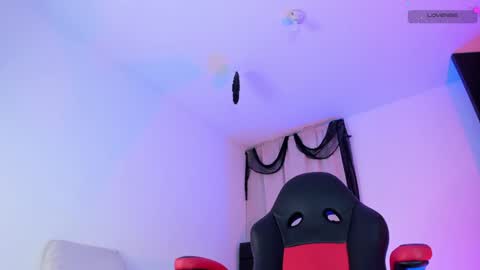 Mia online show from February 5, 2025, 10:33 pm