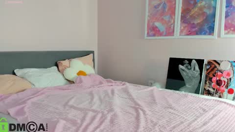 Mia online show from November 27, 2025, 3:08 am