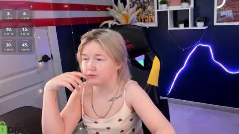 Snapshot of mia_ferd chatting on April 28, 2026, 3:00 am Mia online show from April 28, 2026, 3:00 am