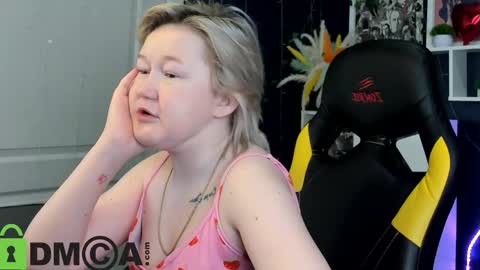 Snapshot of mia_ferd chatting on May 9, 2026, 3:01 am Mia online show from May 9, 2026, 3:01 am