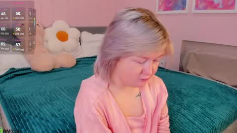Snapshot of mia_ferd chatting on June 1, 2026, 2:57 am Mia online show from June 1, 2026, 2:57 am