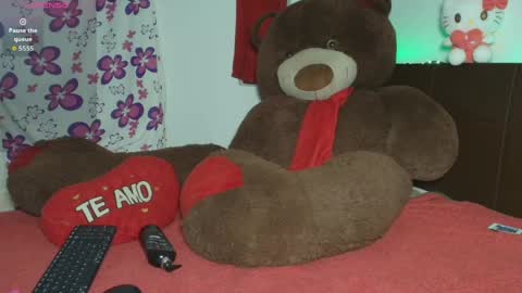 Snapshot of mia_fernand chatting on April 28, 2026, 2:27 am mia_fernand online show from April 28, 2026, 2:27 am