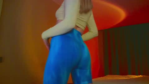 Mia online show from January 31, 2025, 2:48 am