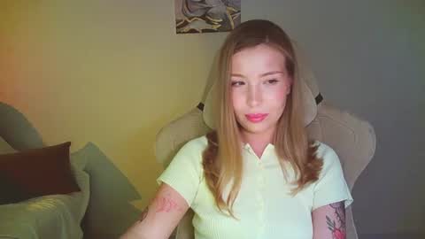 Mia online show from July 14, 2026, 9:31 pm