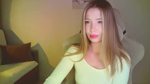 Mia online show from July 20, 2026, 10:45 pm