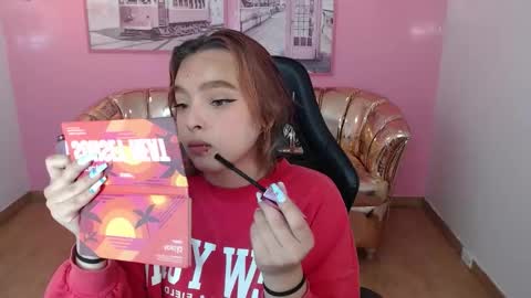 Mia online show from October 16, 2025, 1:12 pm