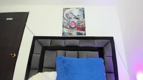 mia fox online show from February 23, 2026, 12:24 pm