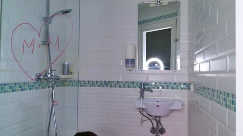 Mia online show from December 19, 2024, 10:45 am