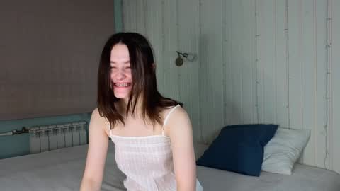 Mia online show from February 2, 2025, 5:53 am