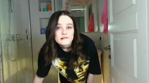 Mia online show from February 27, 2025, 5:45 am