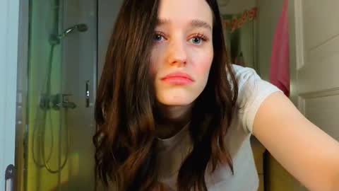 Mia online show from February 28, 2025, 5:37 am