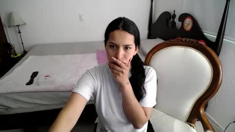 mia_garcia28 online show from January 6, 2026, 7:39 pm