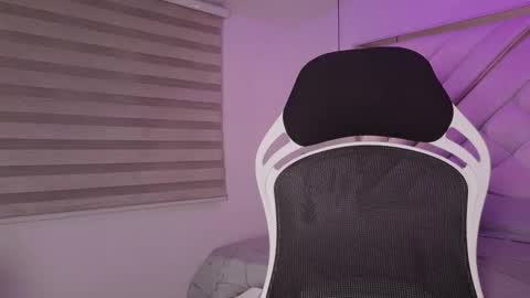 Mia online show from February 10, 2026, 3:10 am