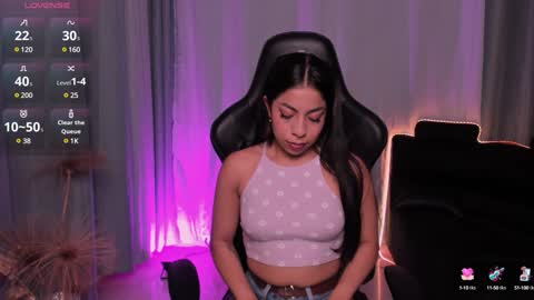 Mia online show from January 3, 2025, 1:14 pm