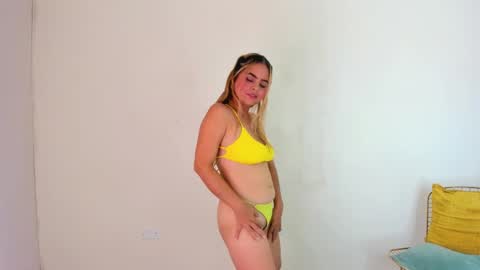 Mia online show from January 14, 2025, 11:27 pm
