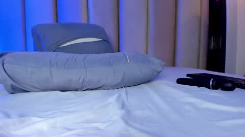  I am Mia  online show from September 27, 2025, 3:39 pm