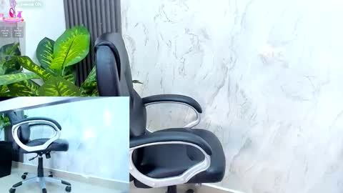 Mia.... Nice to meet you  thumb up me please its important online show from October 15, 2025, 7:58 pm