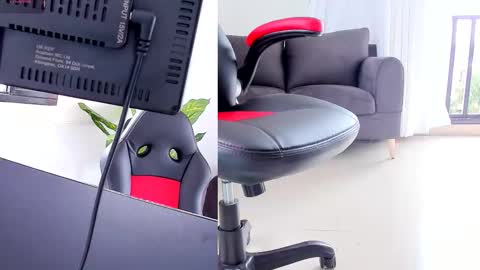 Mia.... Nice to meet you  thumb up me please its important online show from November 11, 2025, 7:25 pm