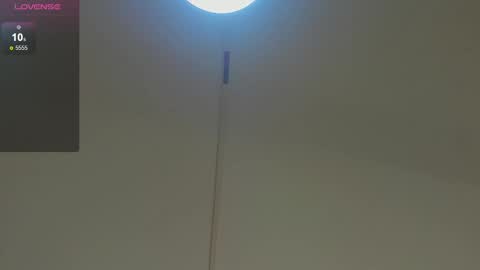 Mia online show from October 5, 2025, 8:40 pm