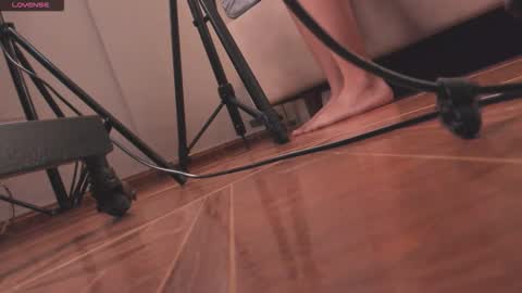 Mia online show from October 15, 2025, 3:28 am