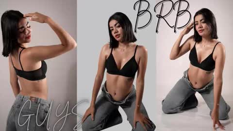 Mia online show from October 31, 2025, 2:56 am