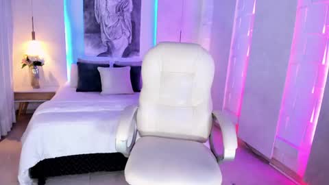 Mia Lane online show from June 3, 2026, 8:25 pm