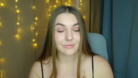mia_lemm online show from October 14, 2025, 9:32 am