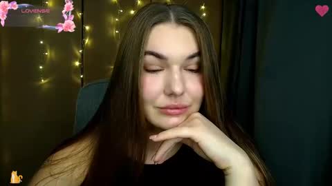 mia_lemm online show from November 4, 2025, 8:46 am