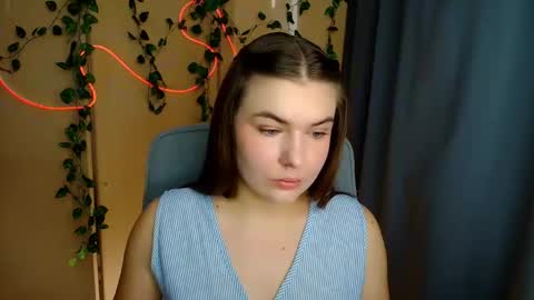 mia_lemm online show from April 2, 2026, 6:44 am