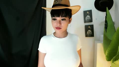 Snapshot of mia_lover9 chatting on June 5, 2026, 3:24 am M I A online show from June 5, 2026, 3:24 am