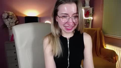 Mia online show from February 9, 2025, 8:45 pm