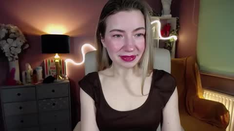 Mia online show from February 16, 2025, 7:37 am