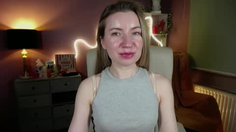 Mia online show from March 9, 2025, 5:49 pm