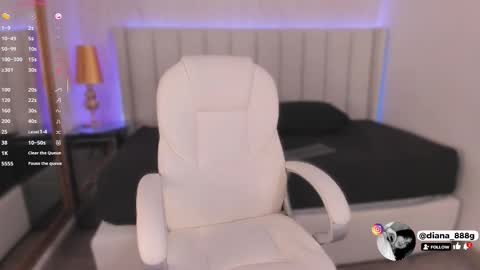    online show from October 9, 2025, 12:14 pm