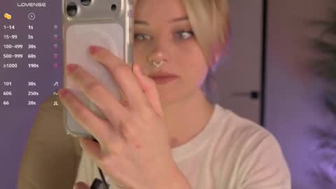 mia_milagros online show from May 20, 2026, 4:24 pm