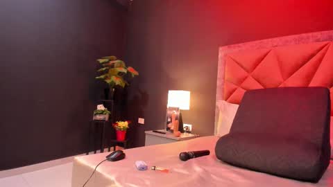 MIA  online show from October 16, 2025, 6:42 pm