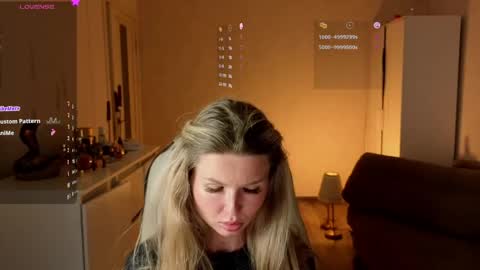 Snapshot of mia_mils chatting on May 28, 2026, 6:38 pm online show from May 28, 2026, 6:38 pm