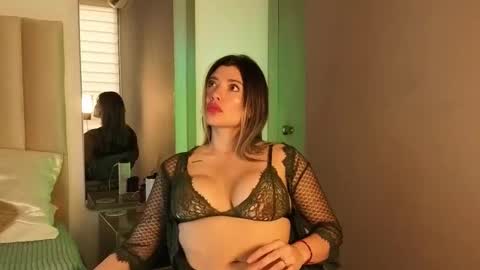 Mia Monroe online show from November 10, 2025, 9:58 pm