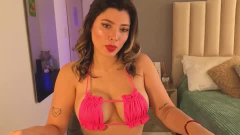 Mia Monroe online show from November 20, 2025, 4:18 pm