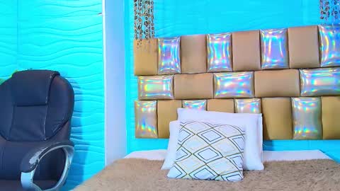 mia montess online show from December 18, 2025, 4:57 pm