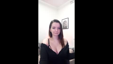 Mia online show from February 10, 2026, 8:07 am