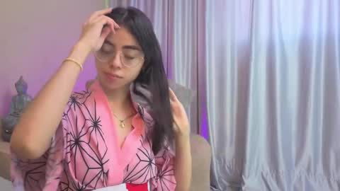 Snapshot of mia_naive chatting on June 7, 2026, 12:20 pm Mia online show from June 7, 2026, 12:20 pm