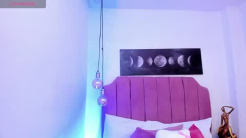 Snapshot of mia_naive chatting on June 11, 2026, 11:41 am Mia online show from June 11, 2026, 11:41 am