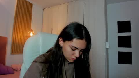 Mia Nevaeh - follow me online show from January 12, 2025, 8:25 pm