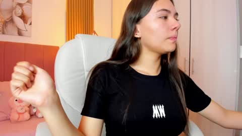 Mia Nevaeh - follow me online show from February 4, 2025, 9:10 pm